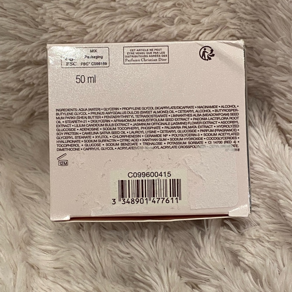 Christian Dior Capture Totale Firming and Wrinkle Correcting Cream - Picture 7 of 11